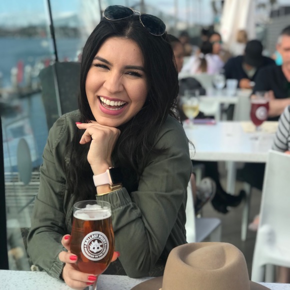 Meet your Posher, Paulette - Picture 1 of 1